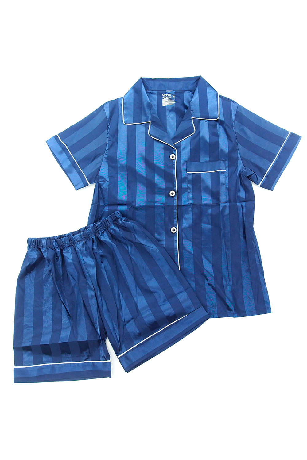 CONJUNTO DE PIJAMA EN SATÍN CON BOTONES