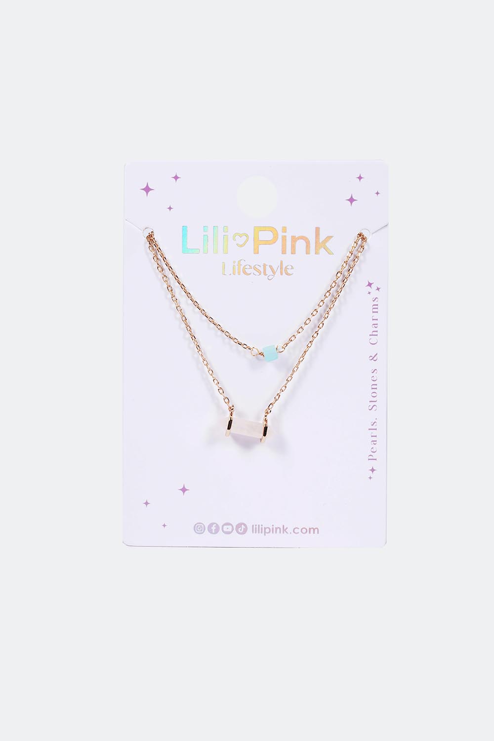 Collar elegante con dije decorativo